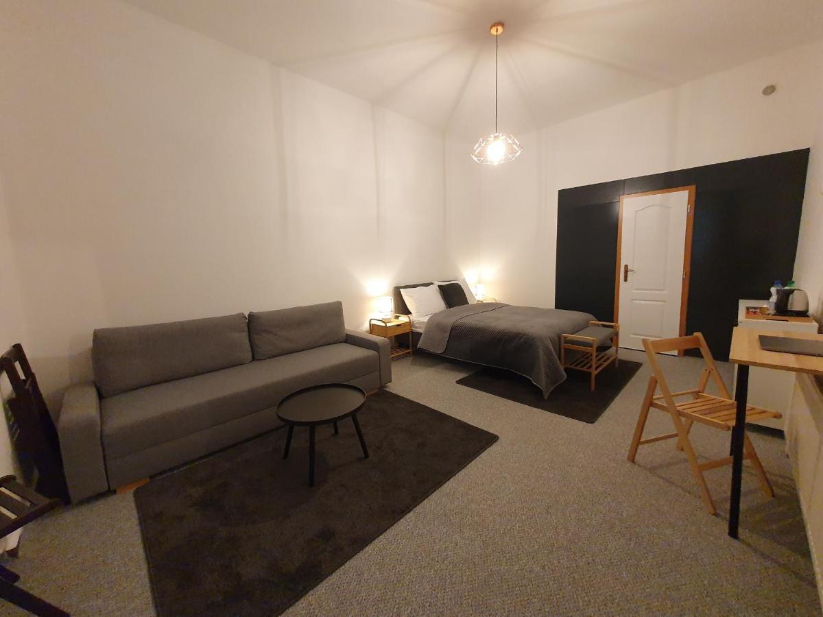 We Stay Apartments Братислава Екстериор снимка